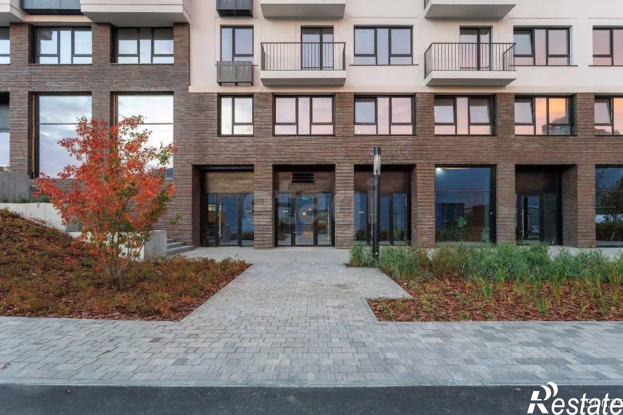 Купить квартиру за 10 000 000 рублей на Большевистская улица, 56