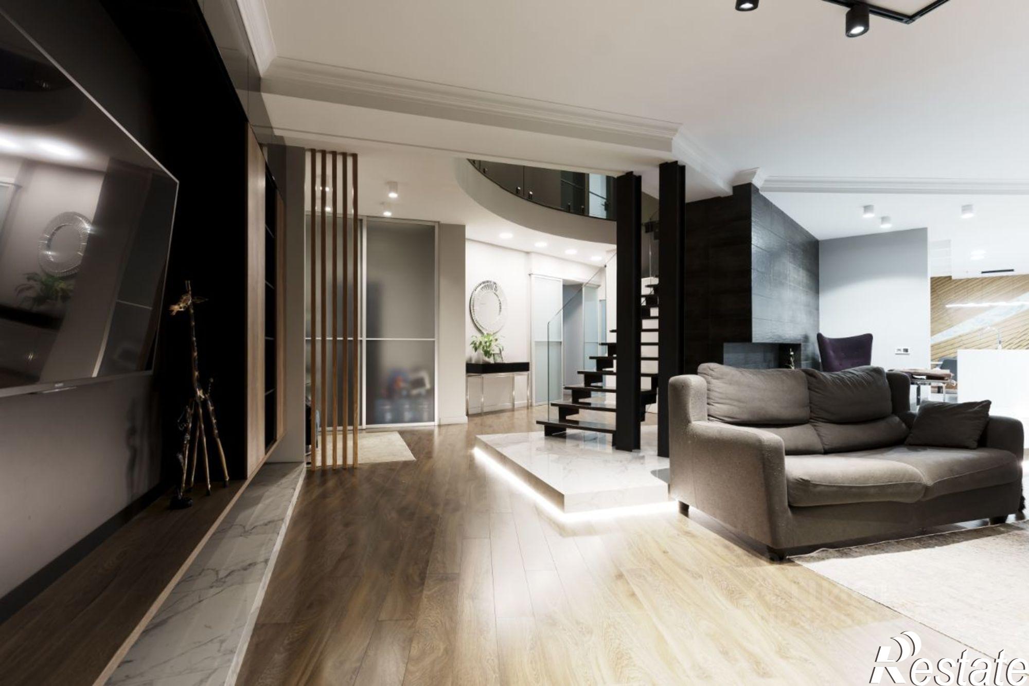 Купить квартиру за 37 000 000 рублей на Красный проспект, 153Б