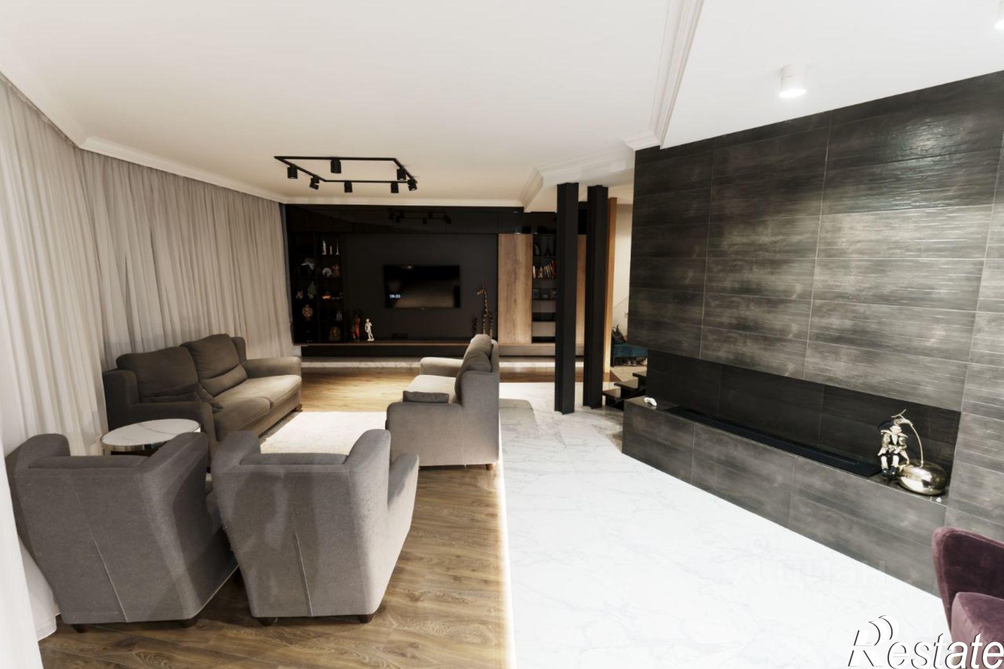 Купить квартиру за 37 000 000 рублей на Красный проспект, 153Б