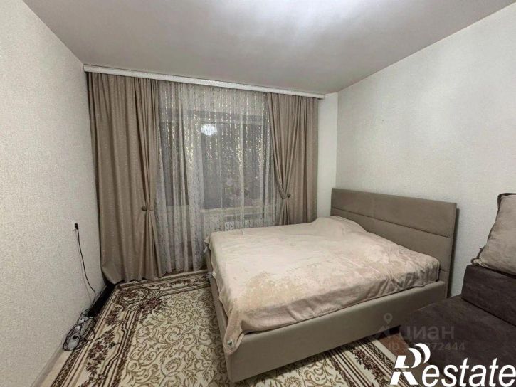 1-комн квартира улица Титова, 240/1,  д. 240/1